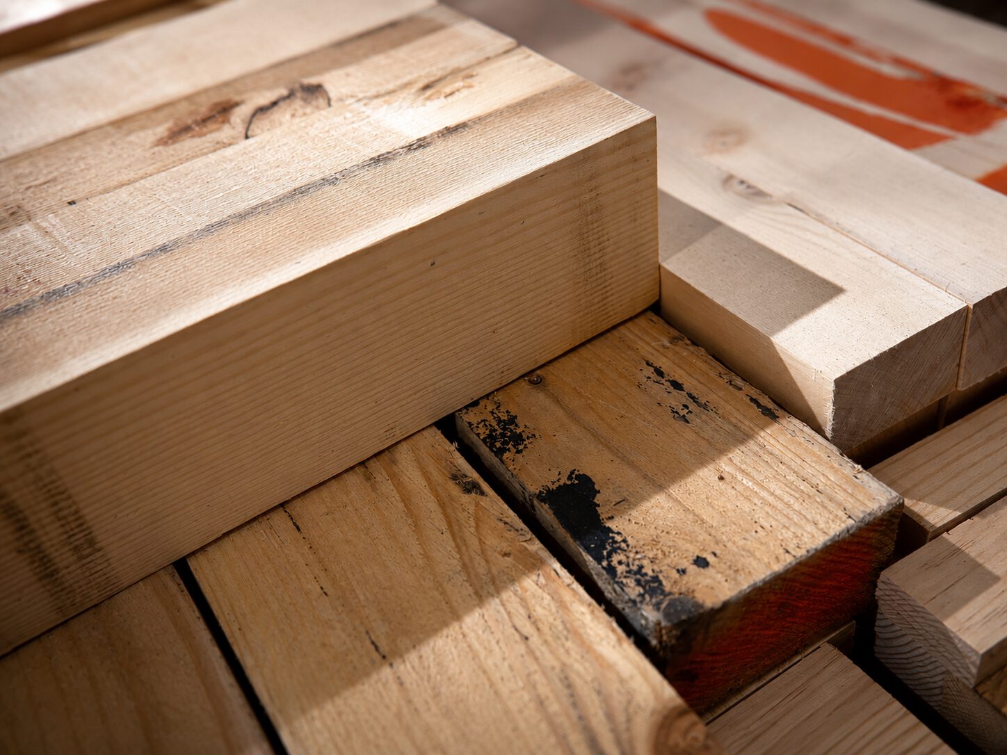 Trabajos de carpintería y fabricación en madera realizados por Grupo Eventual